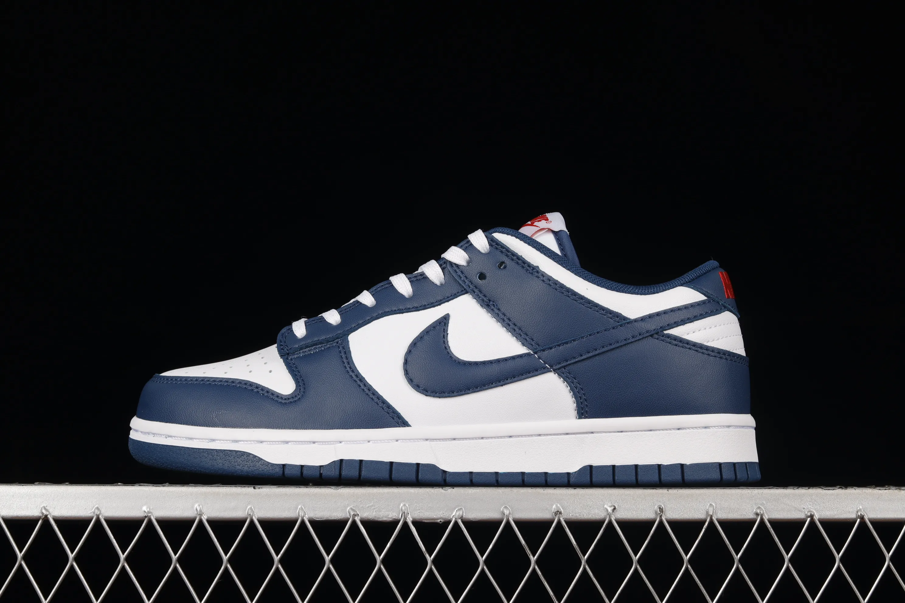All categories Nk SB Dunk series Nk SB Dunk Low low-top sneakers F version special price Nk Dunk Low "Valerian Blue" white navy SB low-top sports and leisure sneakers DD1391-400